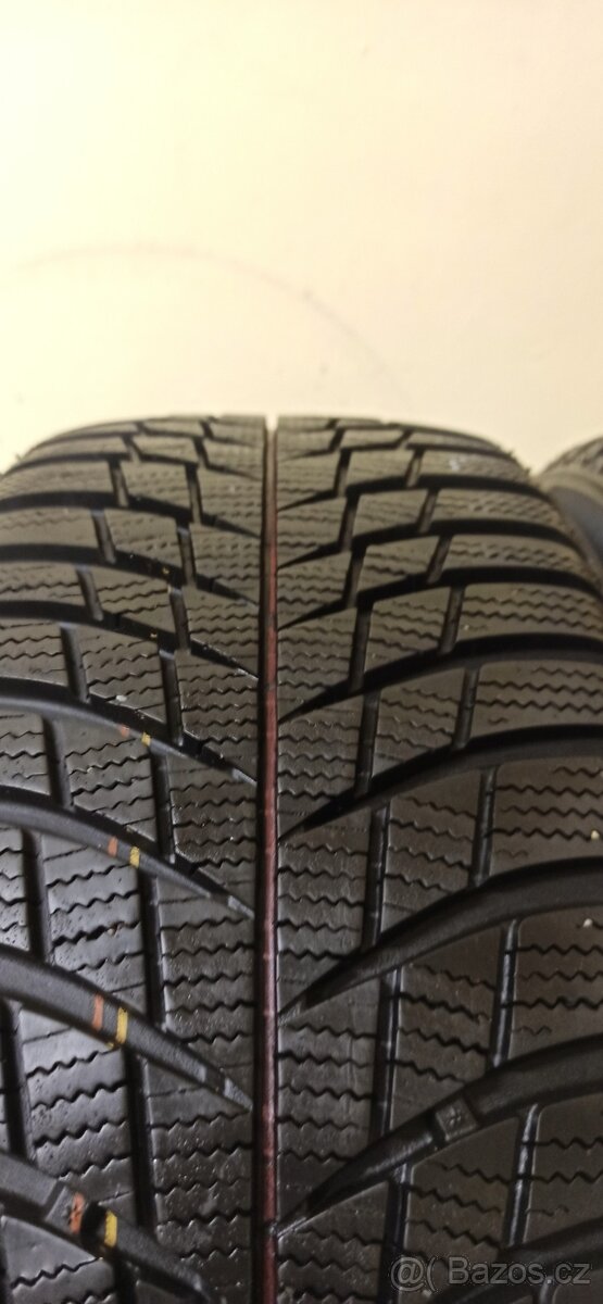 Bridgestone 195/45 R16 84H 7,5mm - 4