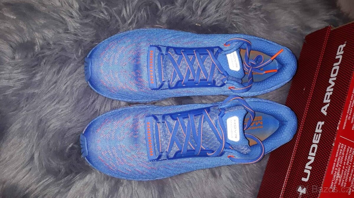 Under Armour 44,5 EUR nové, nepoužité s BLUETOOTH - 4