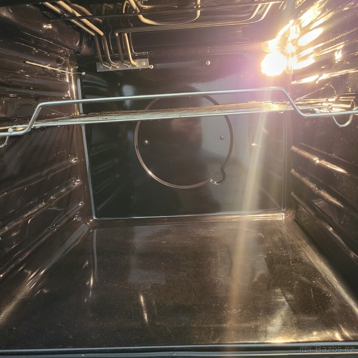 ČERVENÝ A tř. sporák Amica sklokeramický, PĚKNÝ - 4