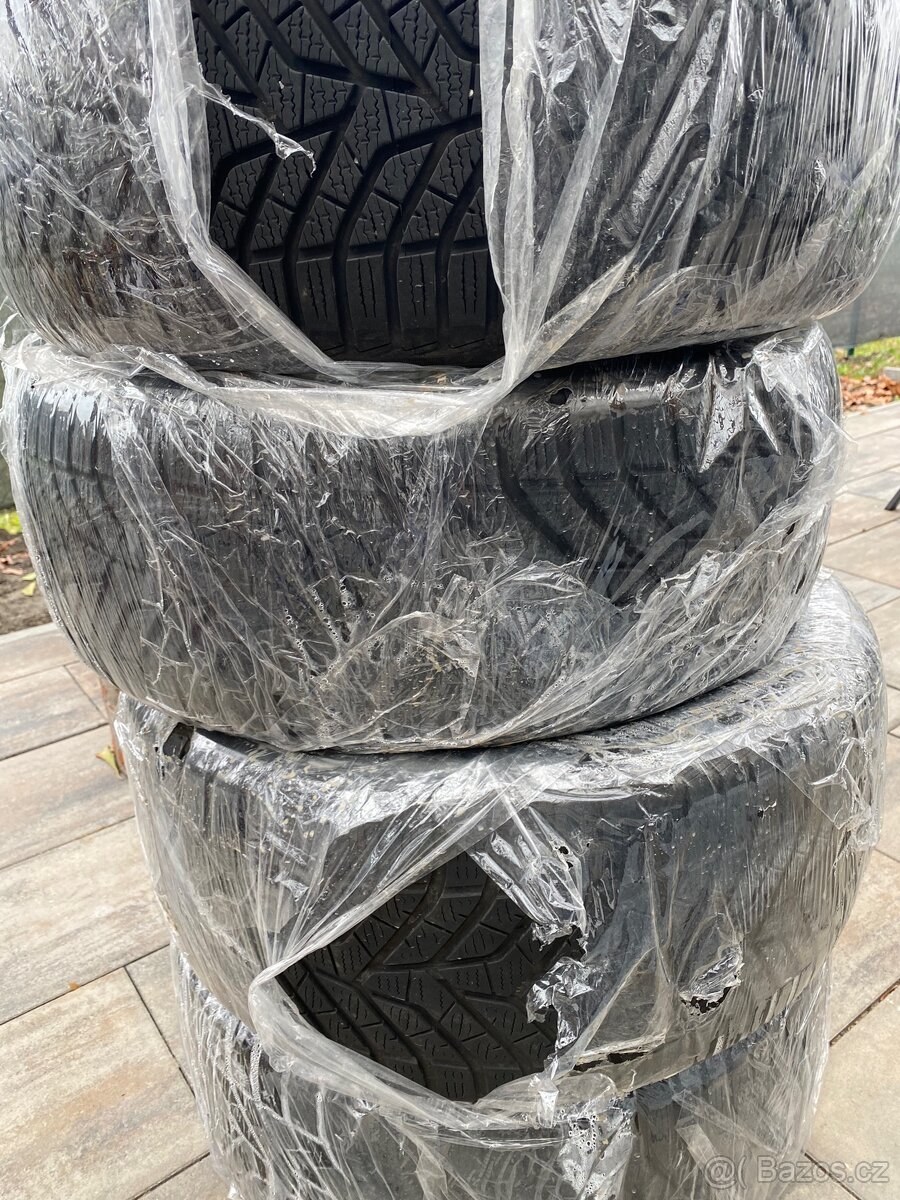 Yokohama zimní 2x 225/45/18 - 4