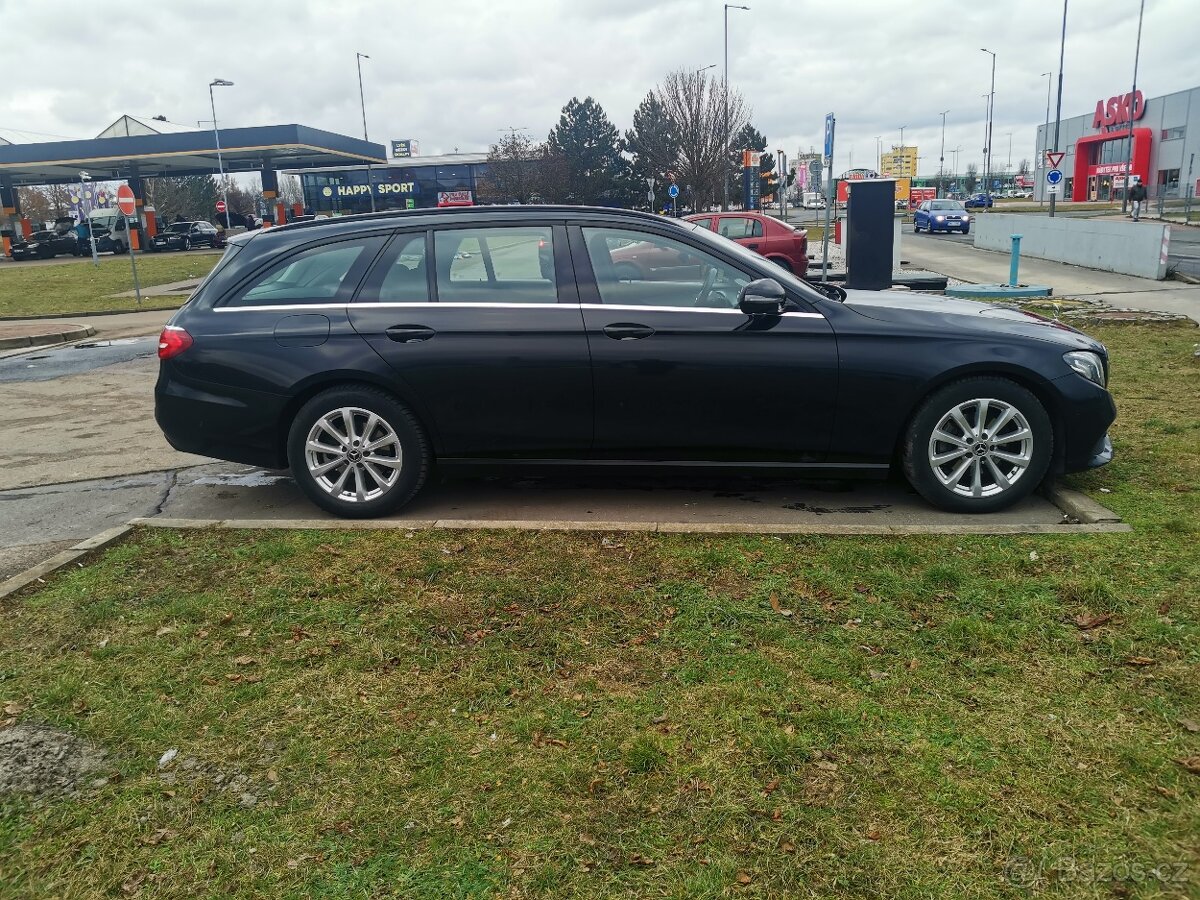 Prodám Mercedes-Benz E220d - 4