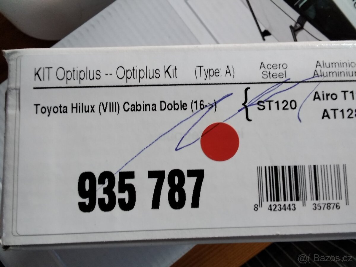 Prodám nové střešní nosiče pro vozidlo Toyota Hilux