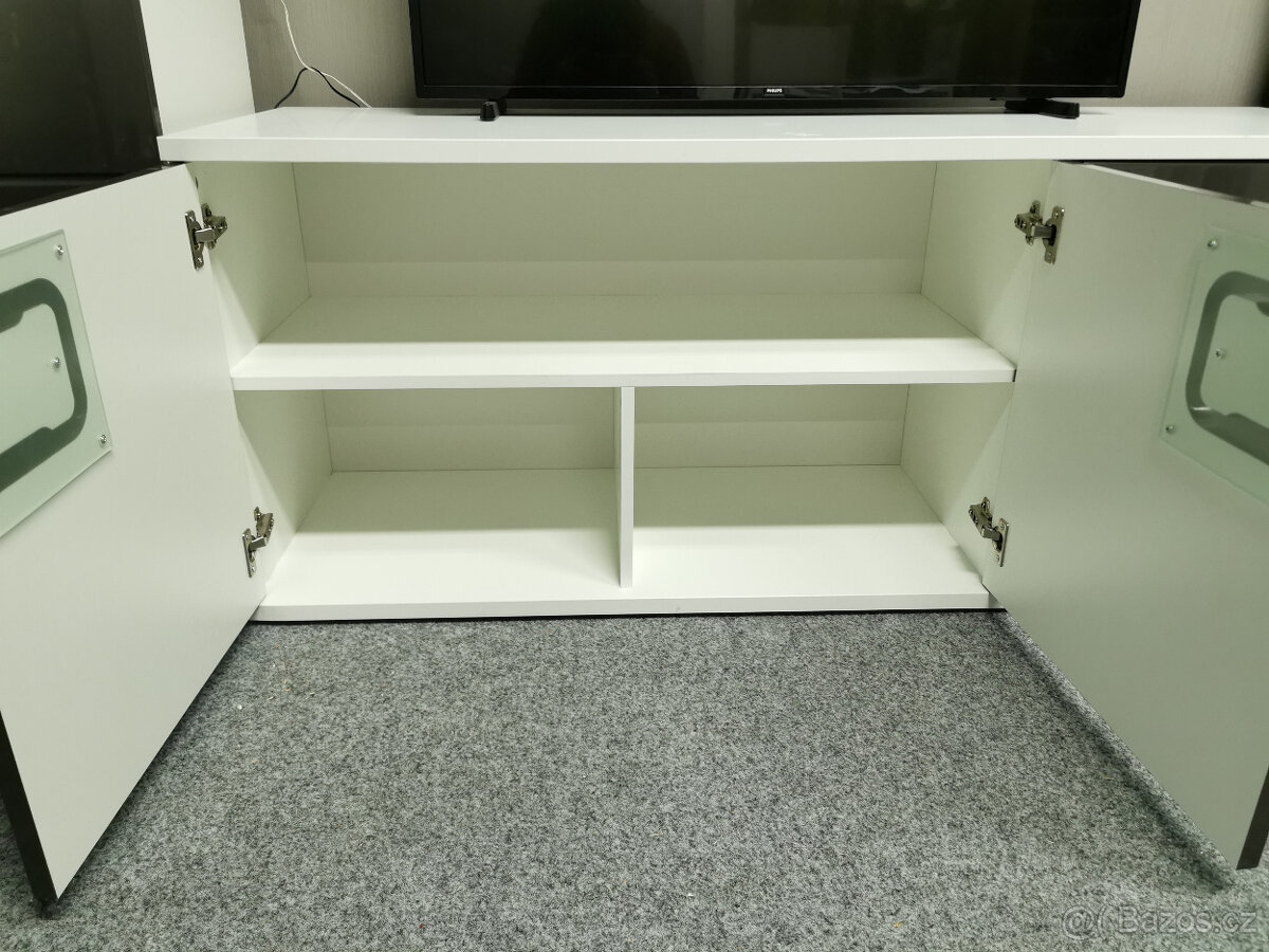 Nová šedobílá obývací stěna TALIA lesk - 4