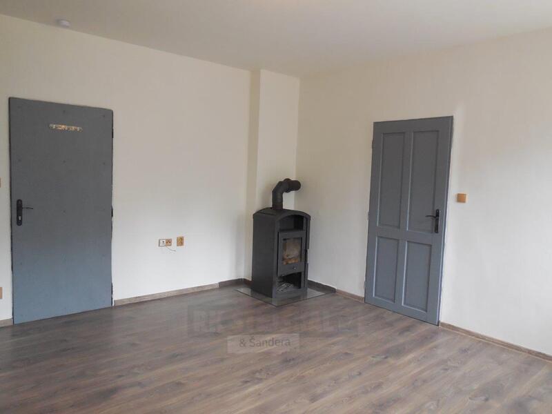 Pronájem novějšího bytu 2+kk s parkovacím stáním na okraji Č - 4