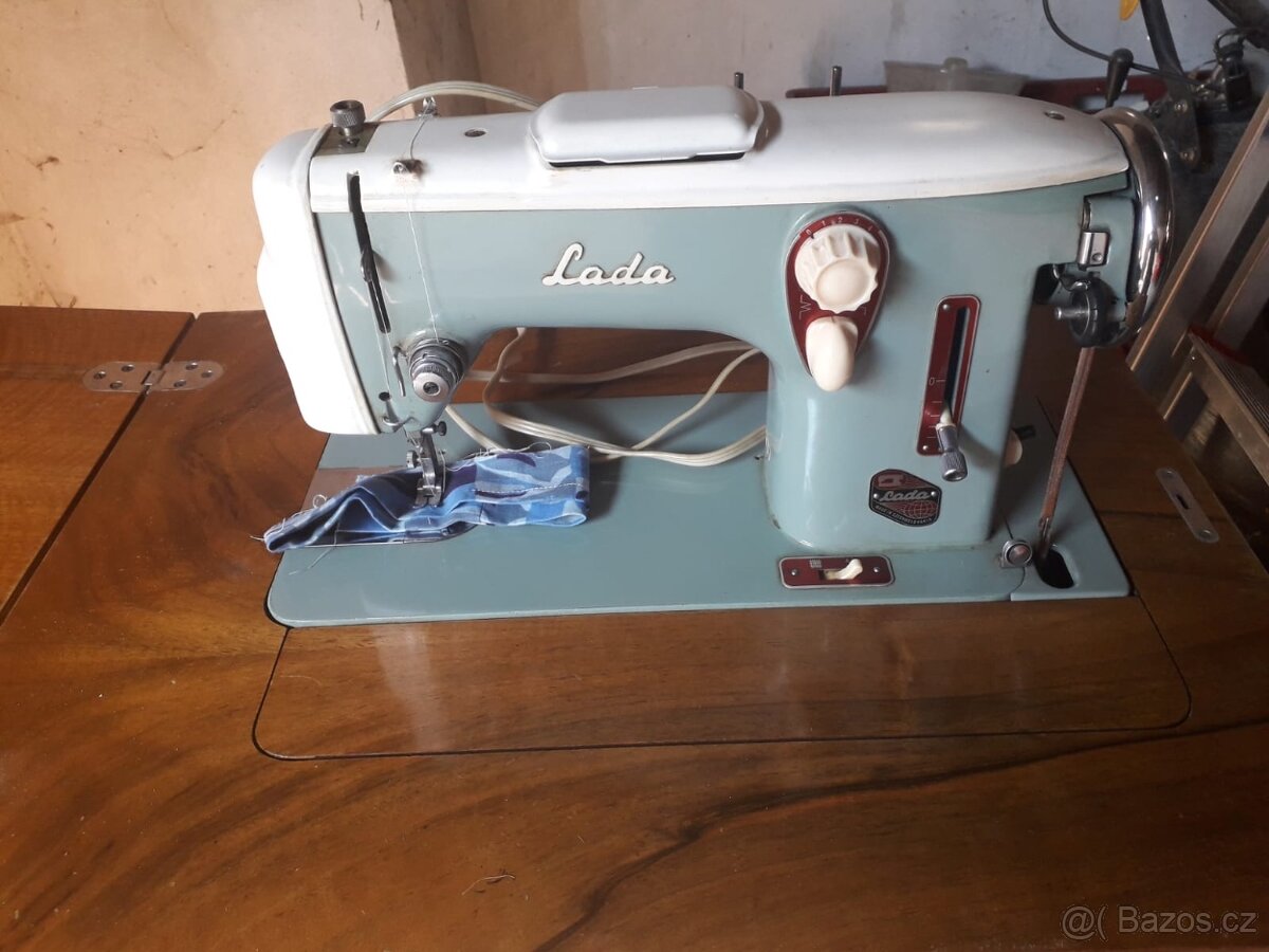 Šicí stroj Lada - 4