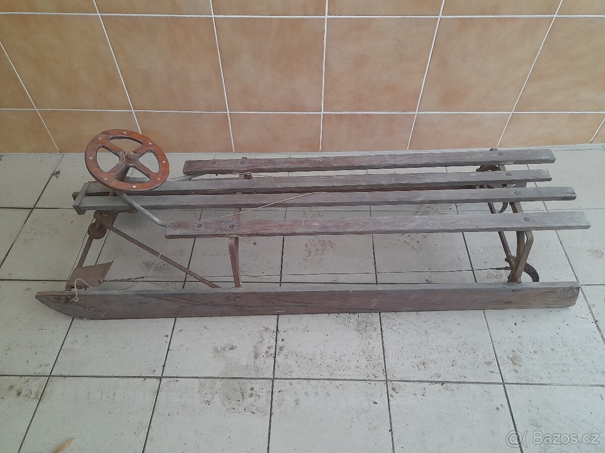 Staré sáně s volantem - 4