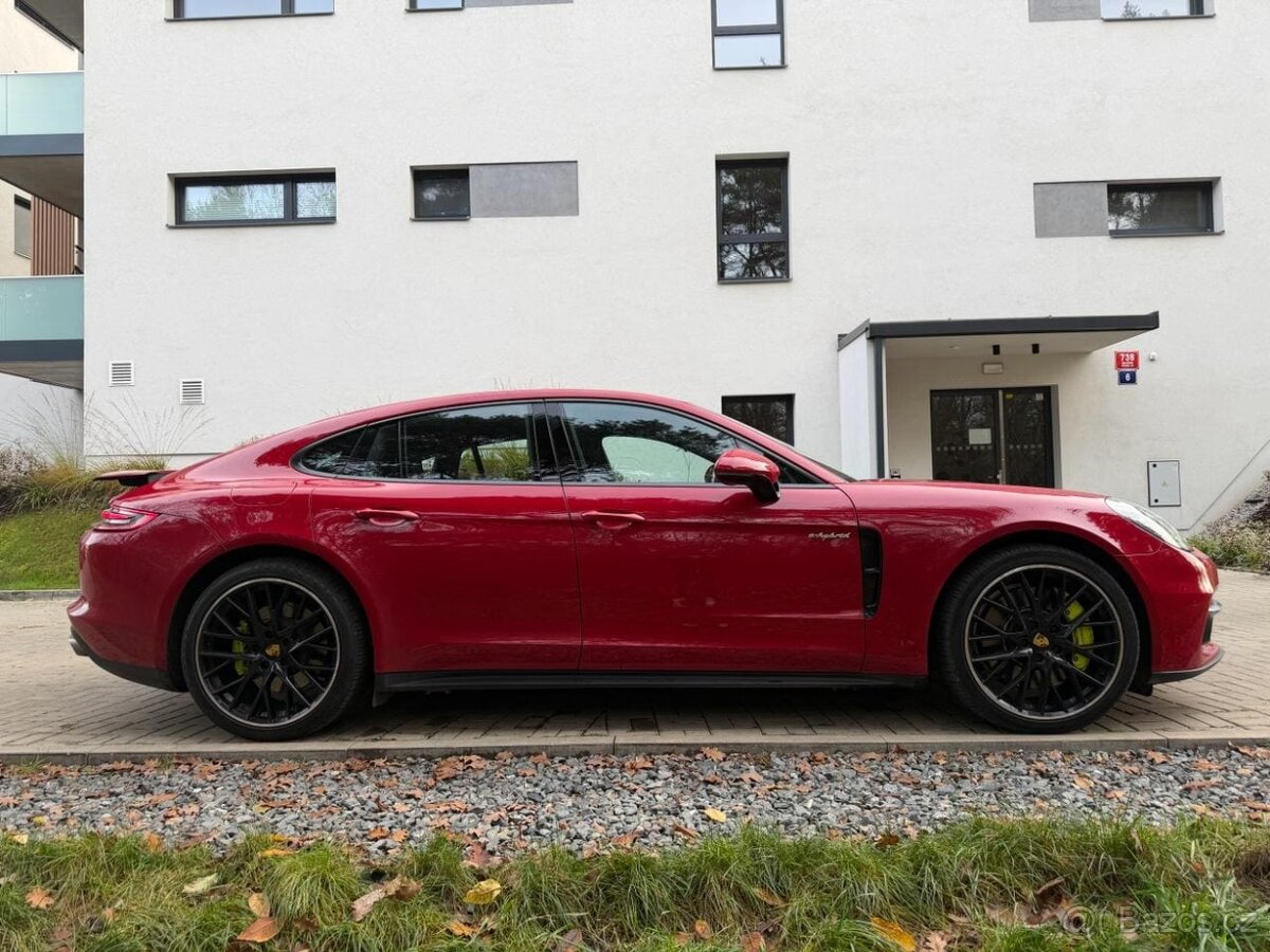 Porsche Panamera 4 E-Hybrid - 4