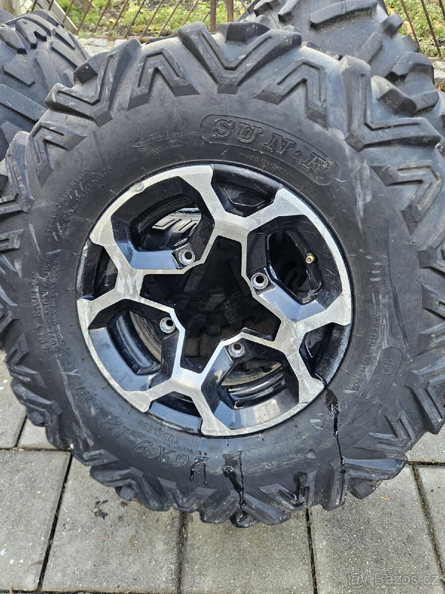 Kola na can-am komplet disky s pneu