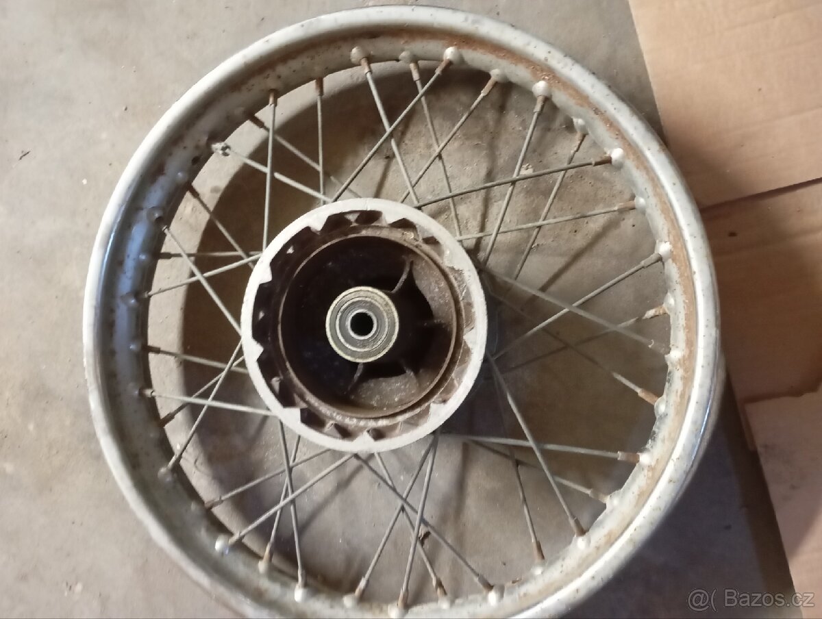 Cagiva Ar 125. Přední vidlice+ kola