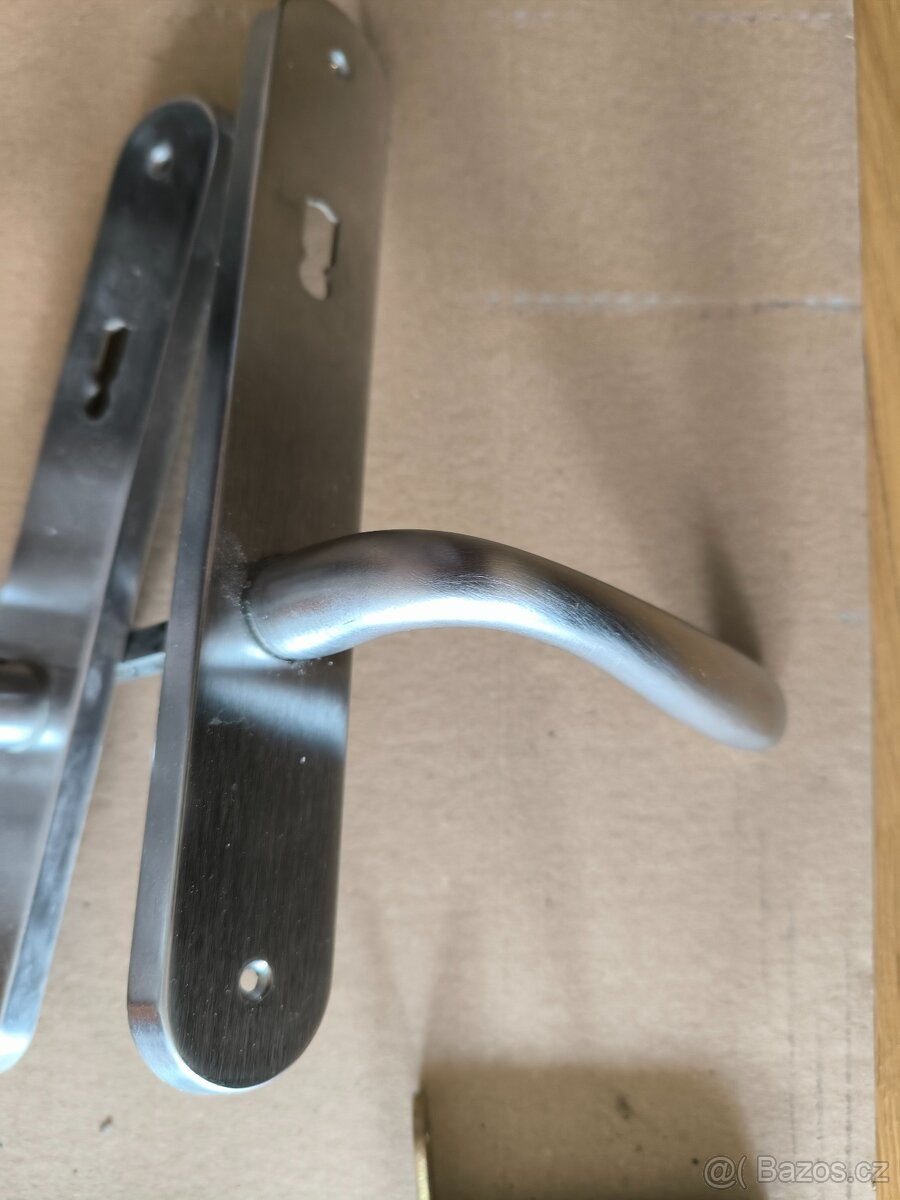 4x dveřní klika s kováním a zámkem - 4