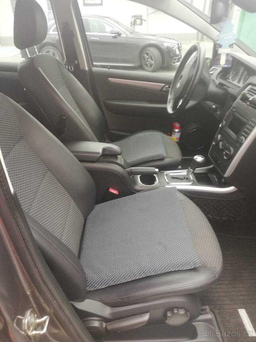 Mercedes-Benz B 180 CDI – spolehlivý rodinný vůz - 4