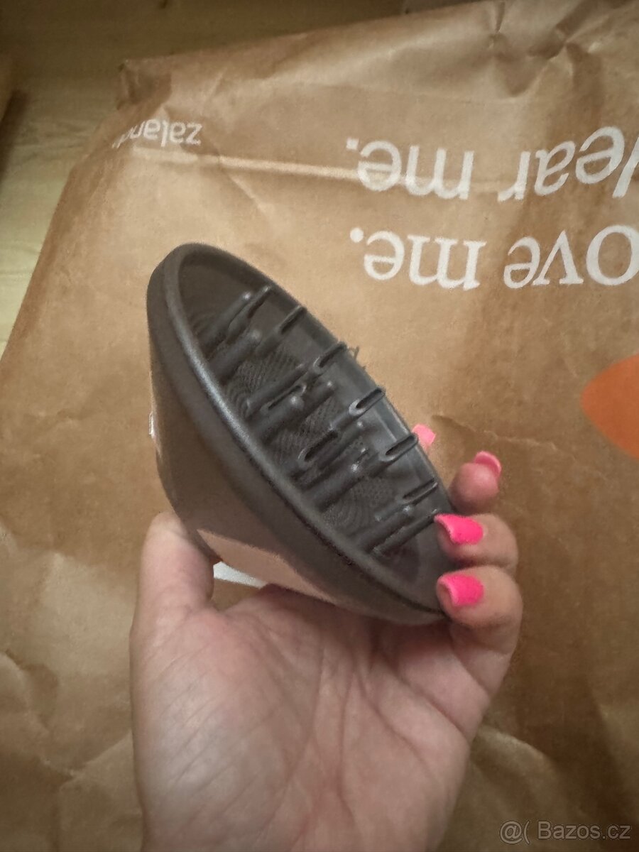 Dyson fen 2023 faktura 11000,- šedivý luxusni - 4