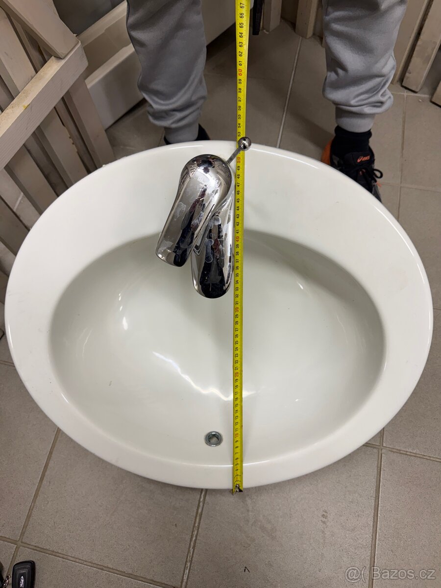 Umyvadlo včetně baterie - 4