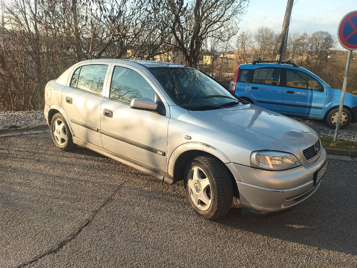 Opel Astra - 4