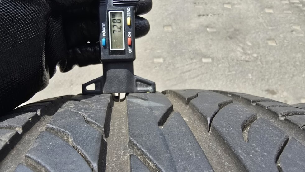 Letní pneu 245/40/18 Platin - 4