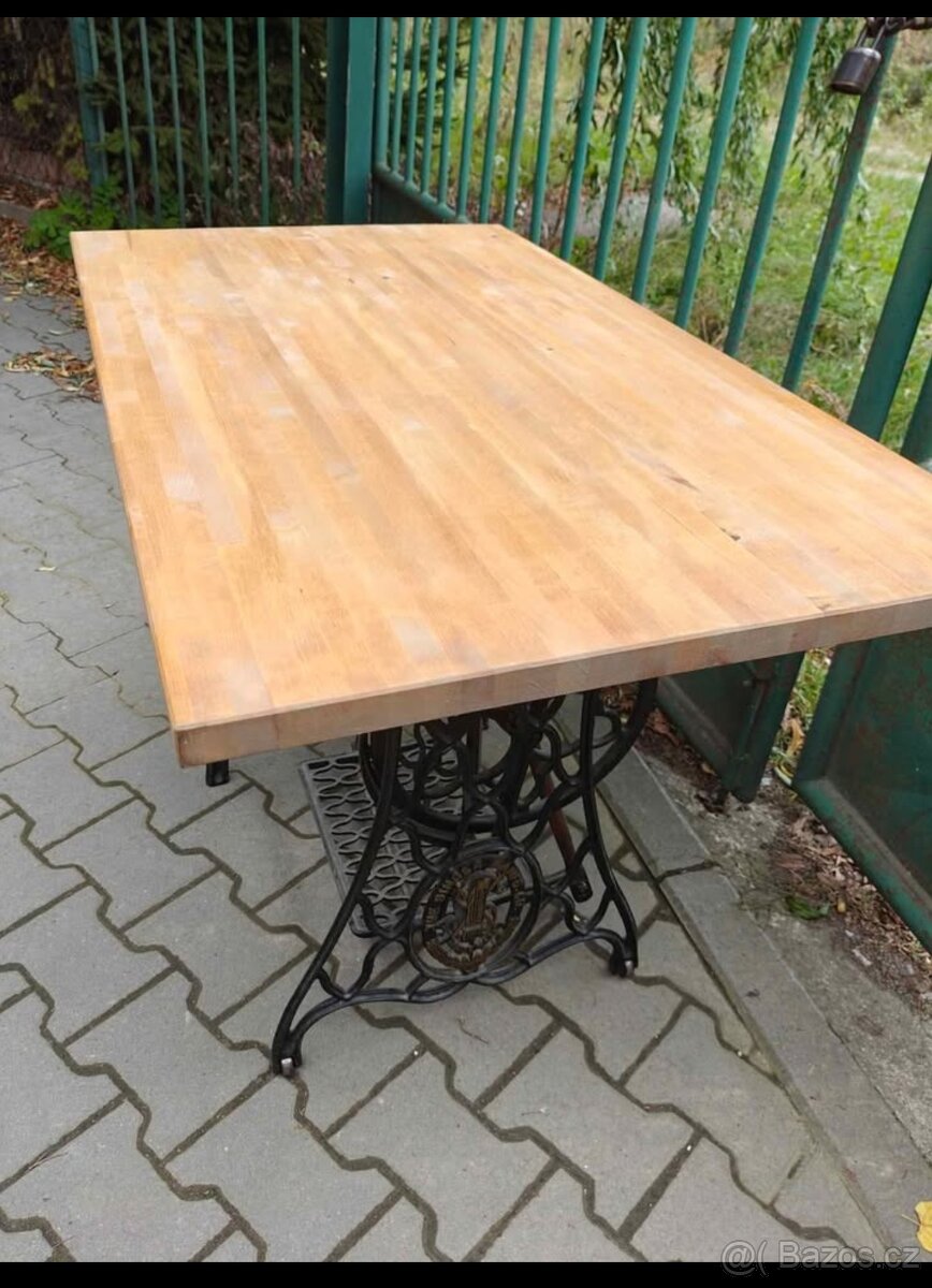 Stůl ze šicího stroje - 4