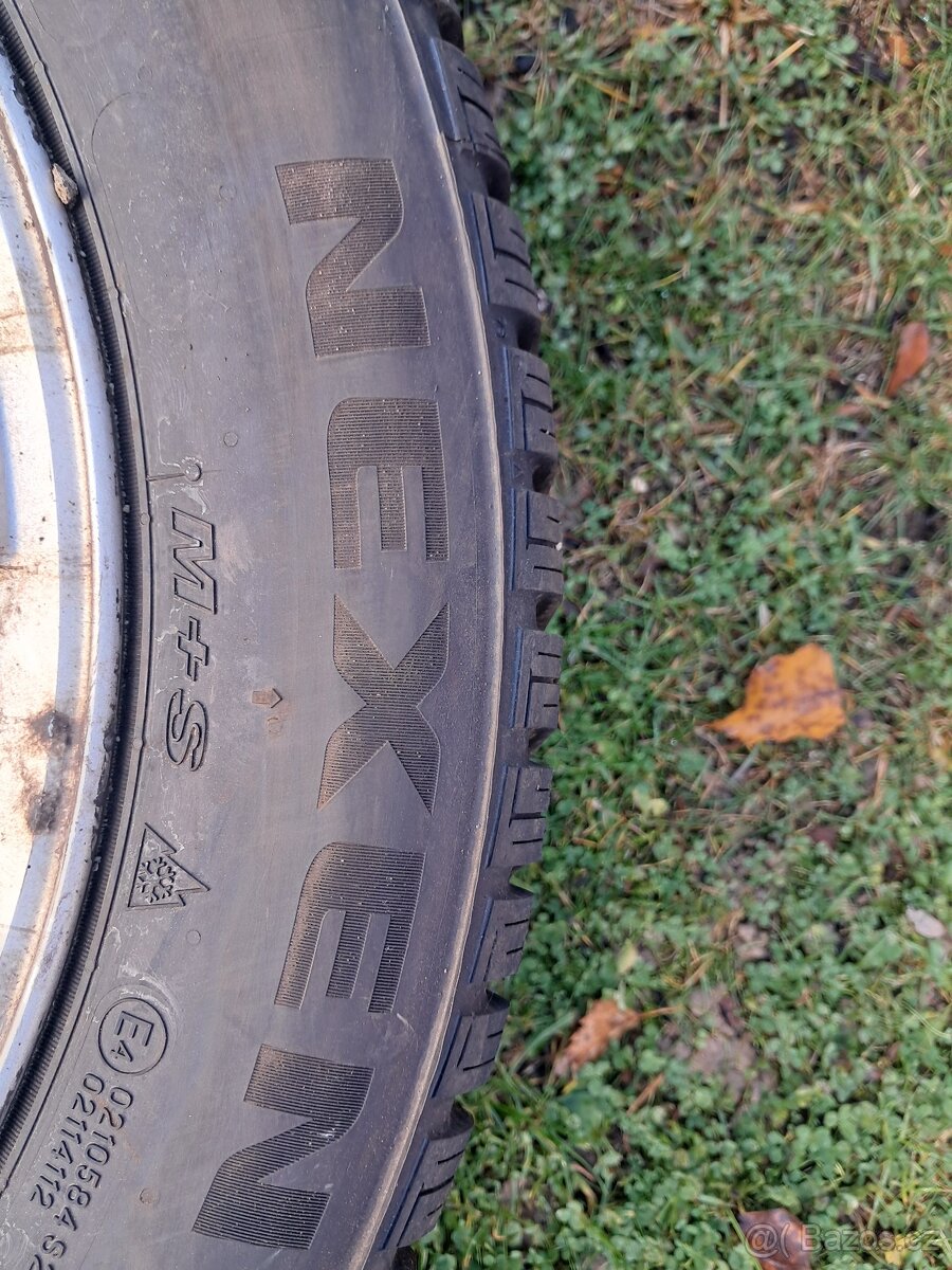 Nexen 205/55 R16 zimní - 4