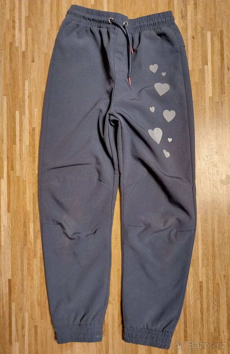 Softshellové kalhoty v. 134 a modré sportovní v.128 - 4