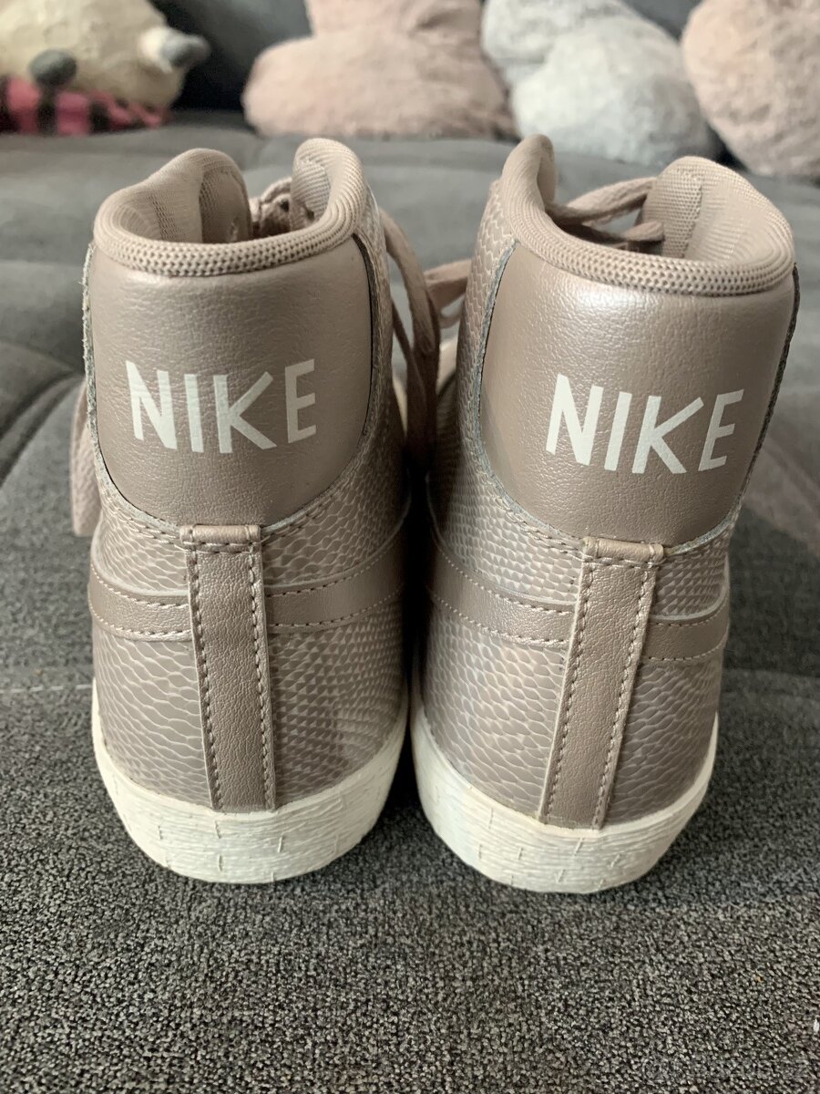 Kotníkové tenisky Nike - vel. EUR 40 - 4