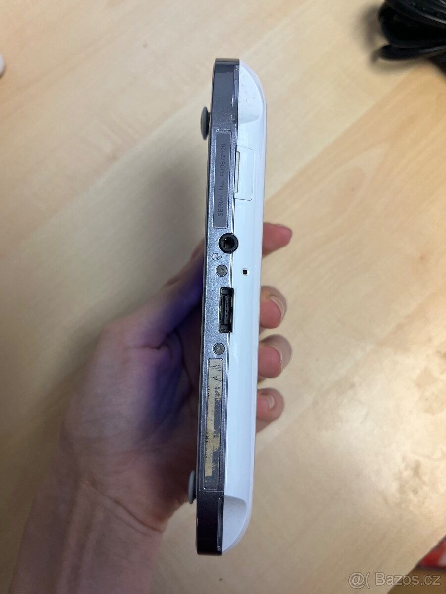 Sony PlayStation Vita 1000 OLED - 4