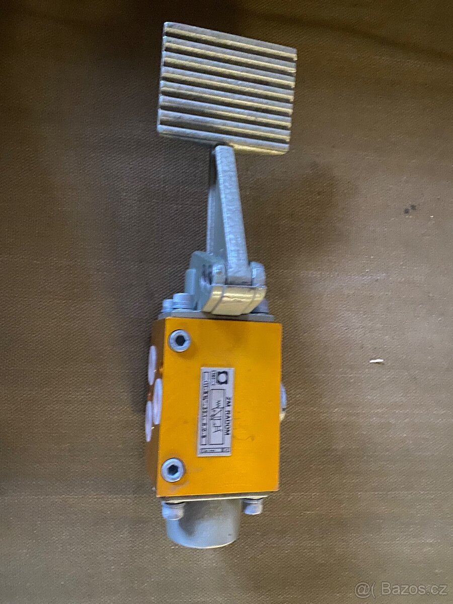 Náhradní díly - 4