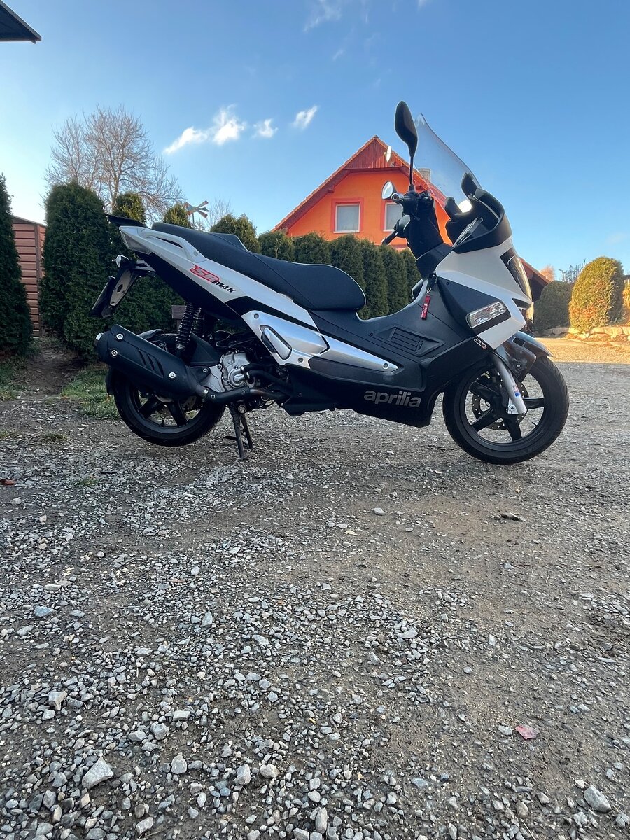 Aprilia sr max 300. - 4