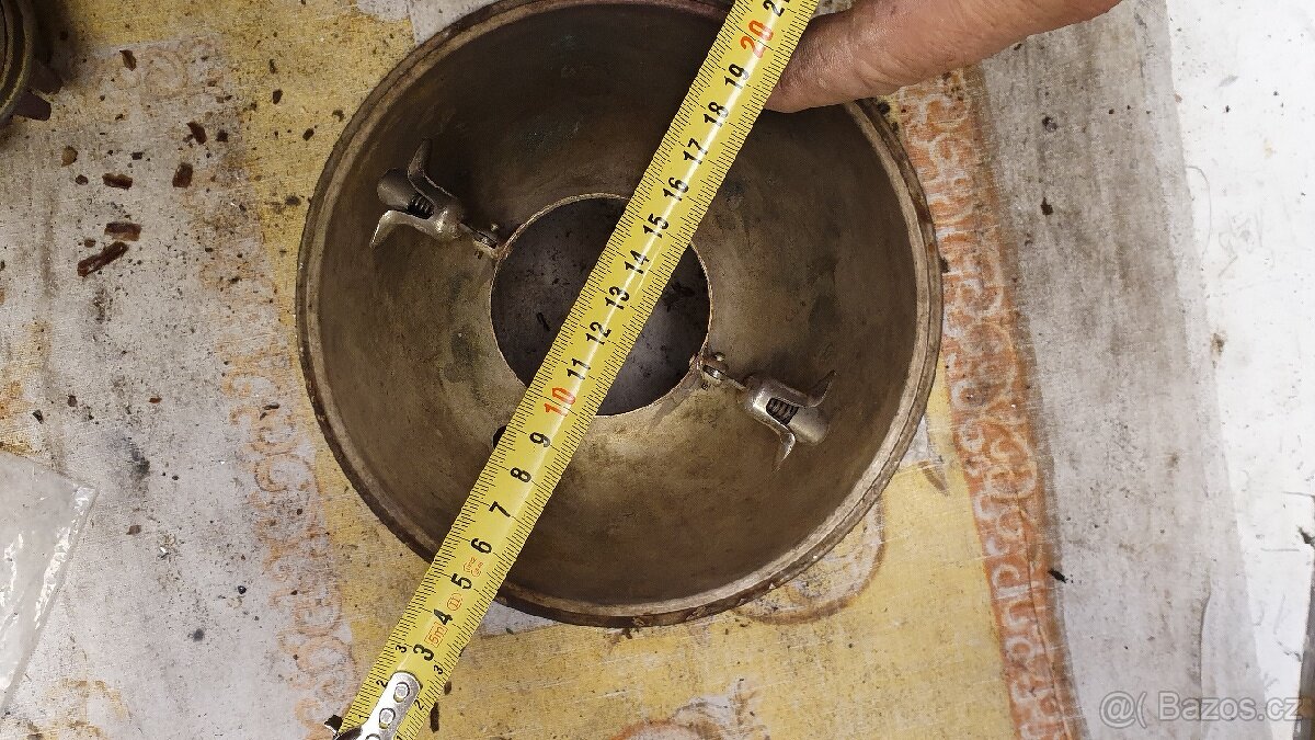 koupim tyto objimky zarovky pripadne i jiné prumer 54 - 4