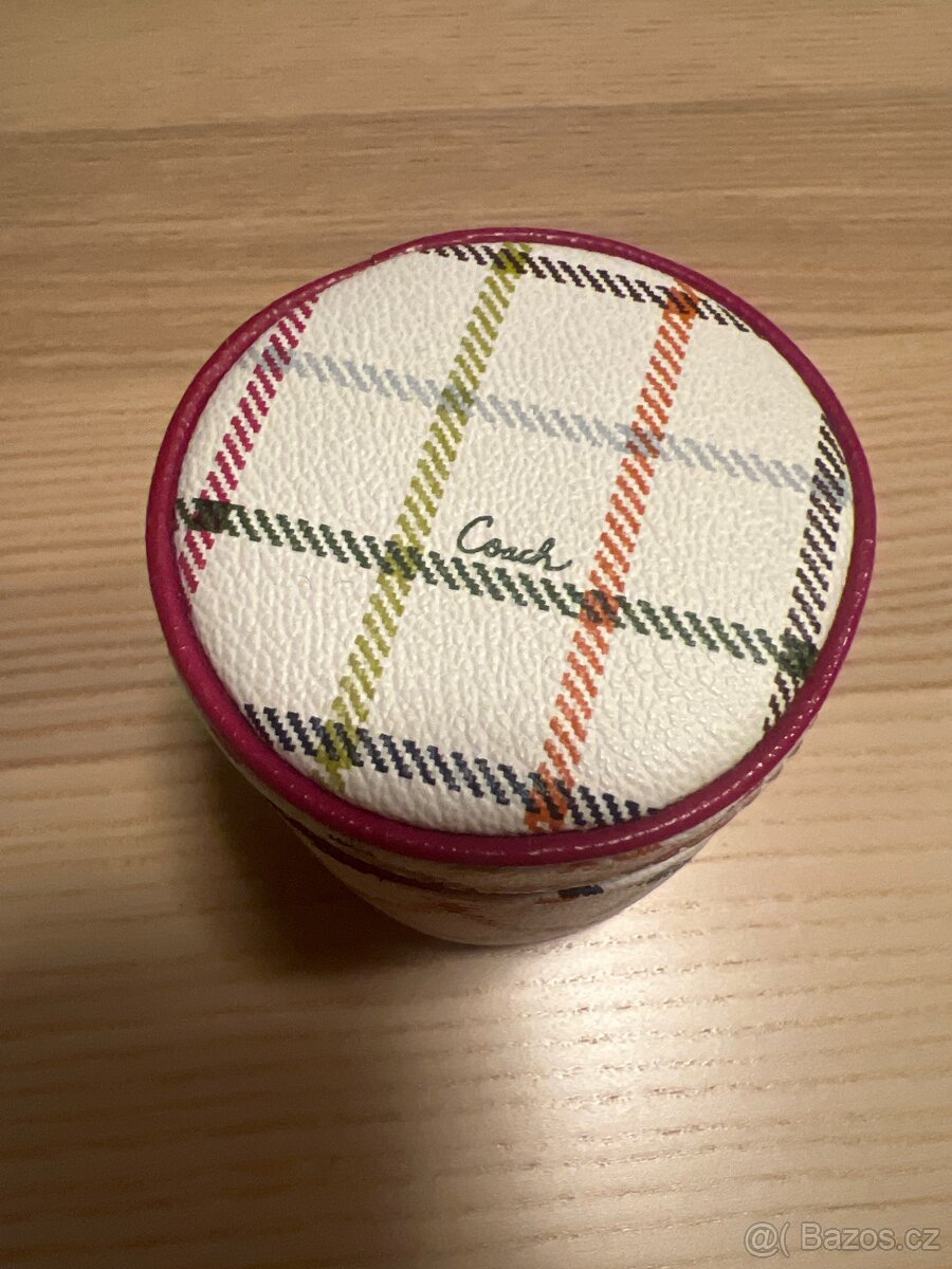 Cestovní adaptér COACH World Travel Adapter + pouzdro Coach - 4