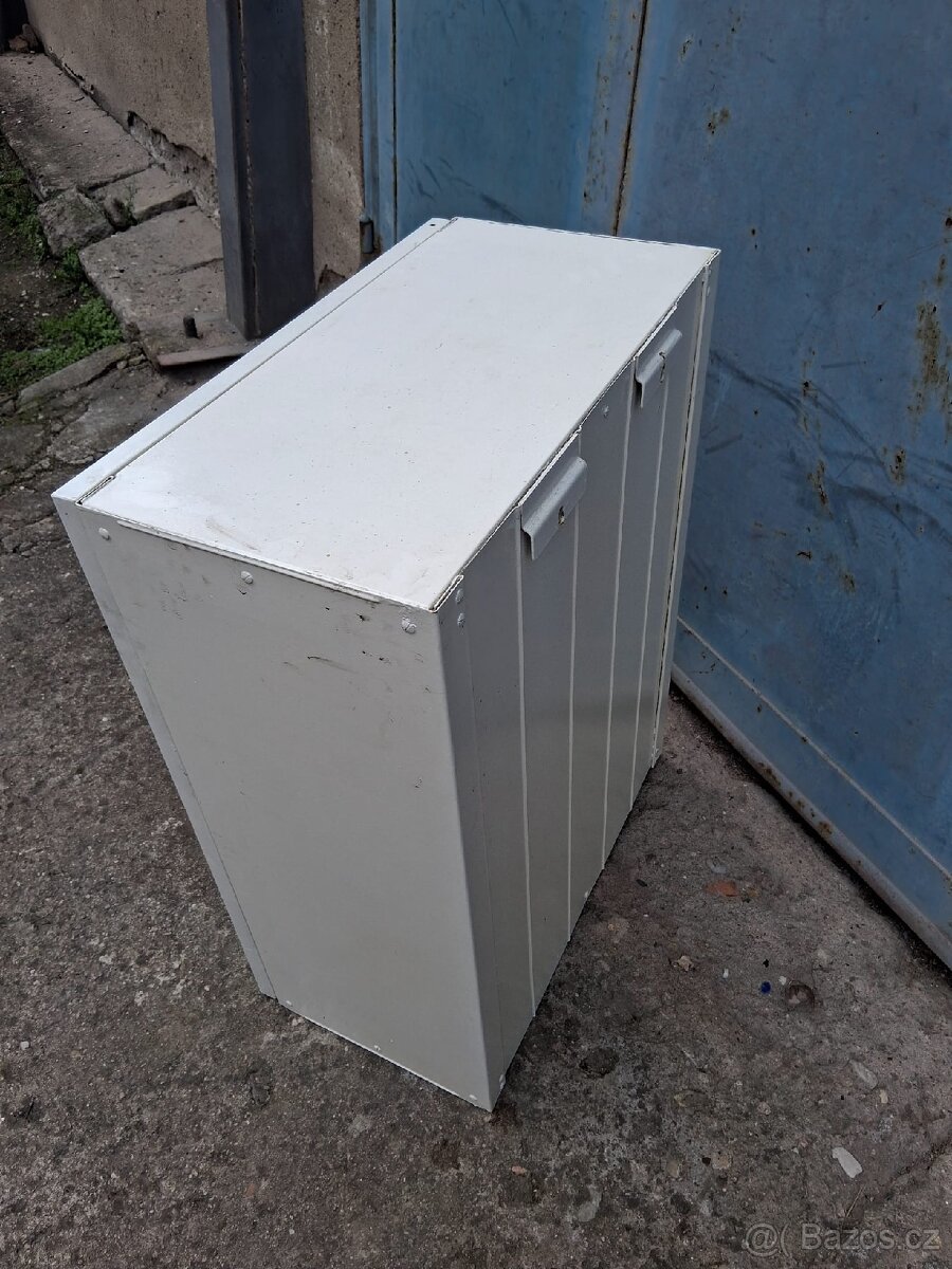 Skříňka - 4