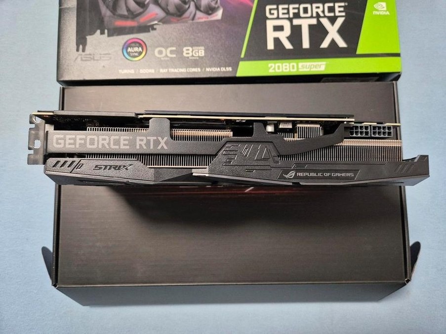 ASUS ROG Strix RTX 2080 Super OC 8 GB - 4