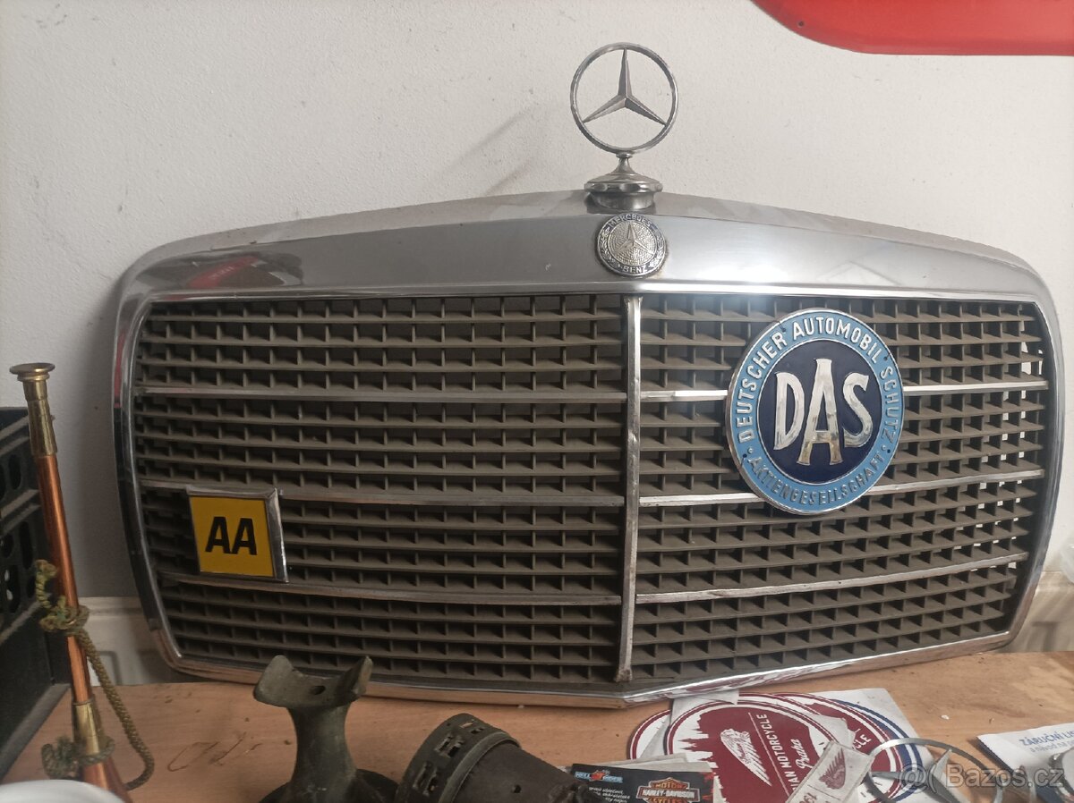 Maska Mercedes 70 léta W114 , W 115 - 4