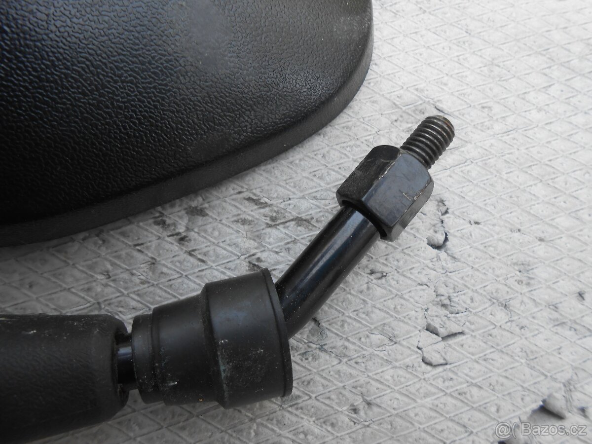 ZPĚTNÁ ZRCATKA - 4