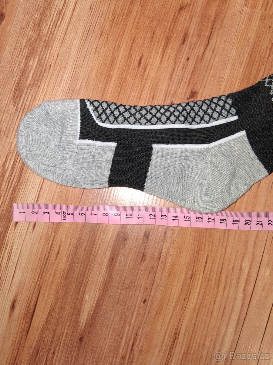 6 párů nových ponožek - 4