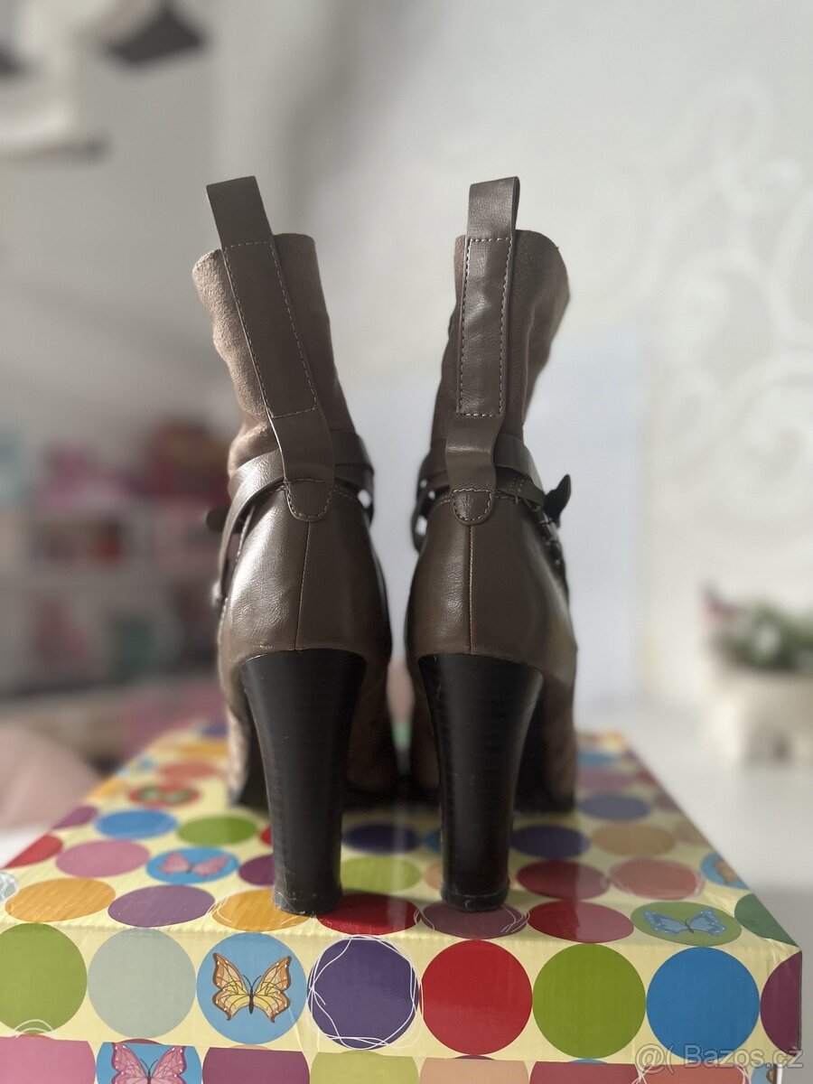 Dámské vyšší boty - vel. 39 - 4