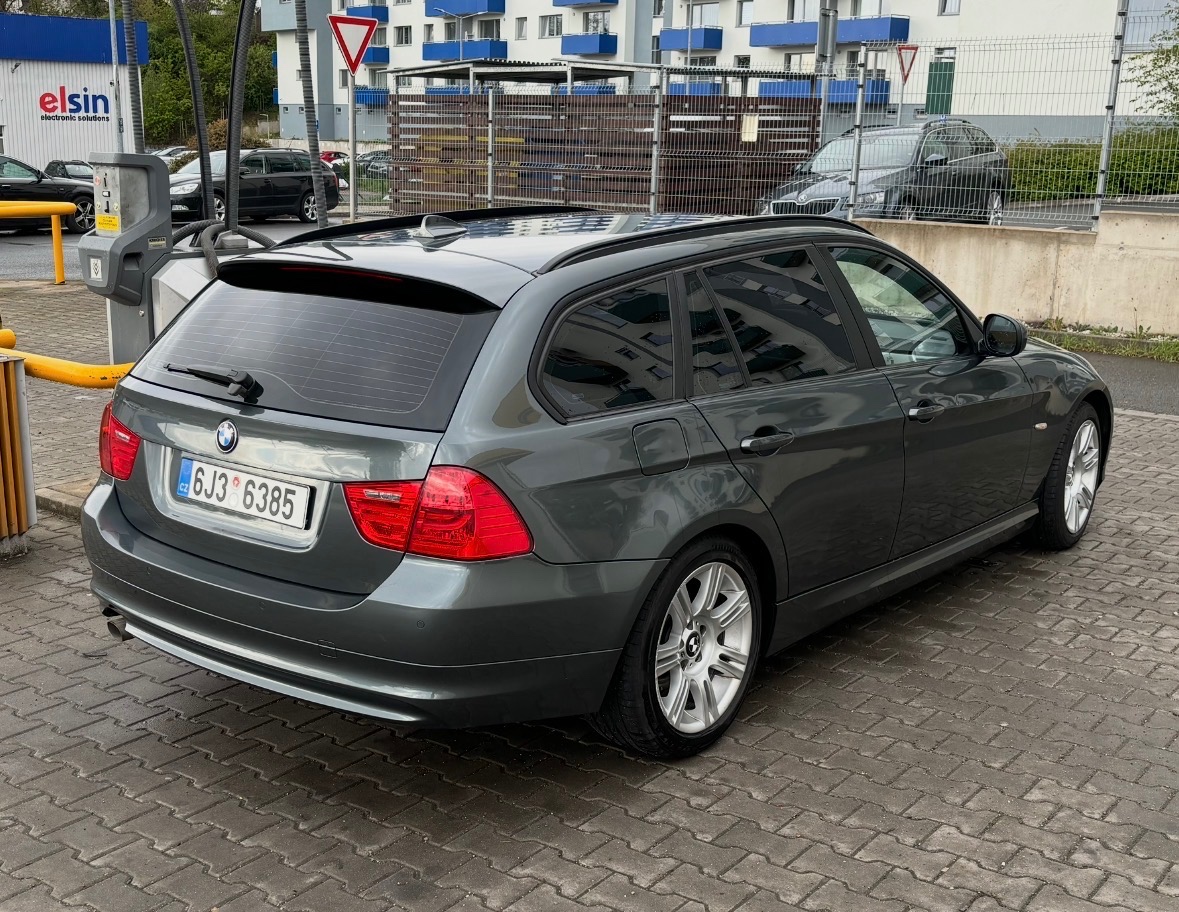 BMW 318d Touring 2011 - 4
