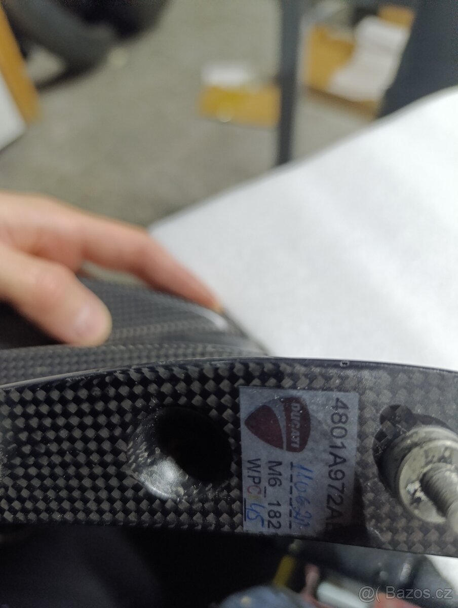 Panigale v4 SP karbonové křídlo - 4