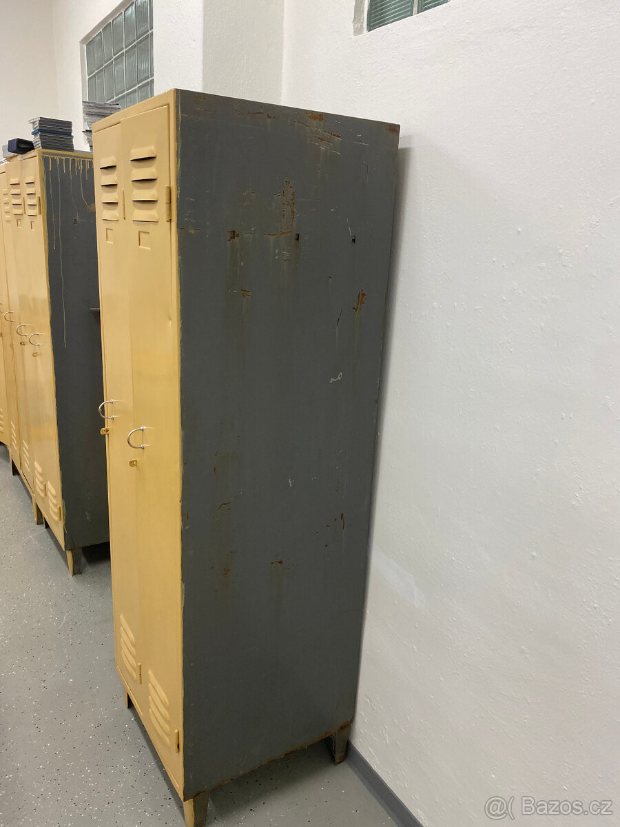 Plechová dílenská skříň - 4