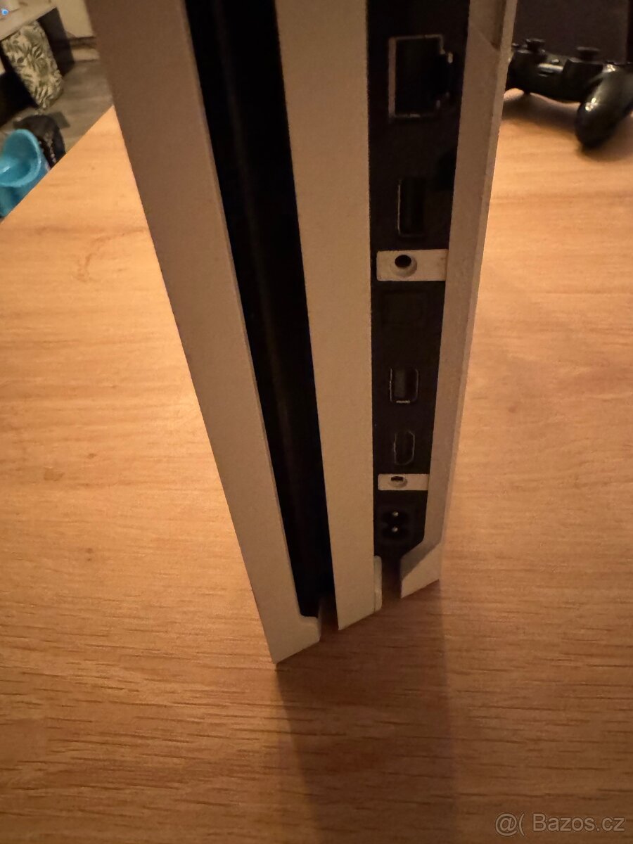 Playstation 4 pro 1T - 4