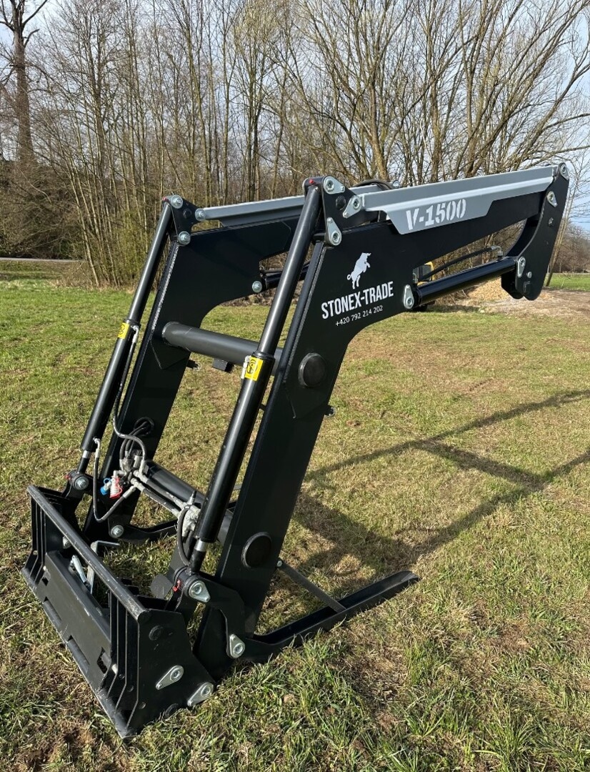 Čelní nakladač HYDRATRAC 1500 - 4