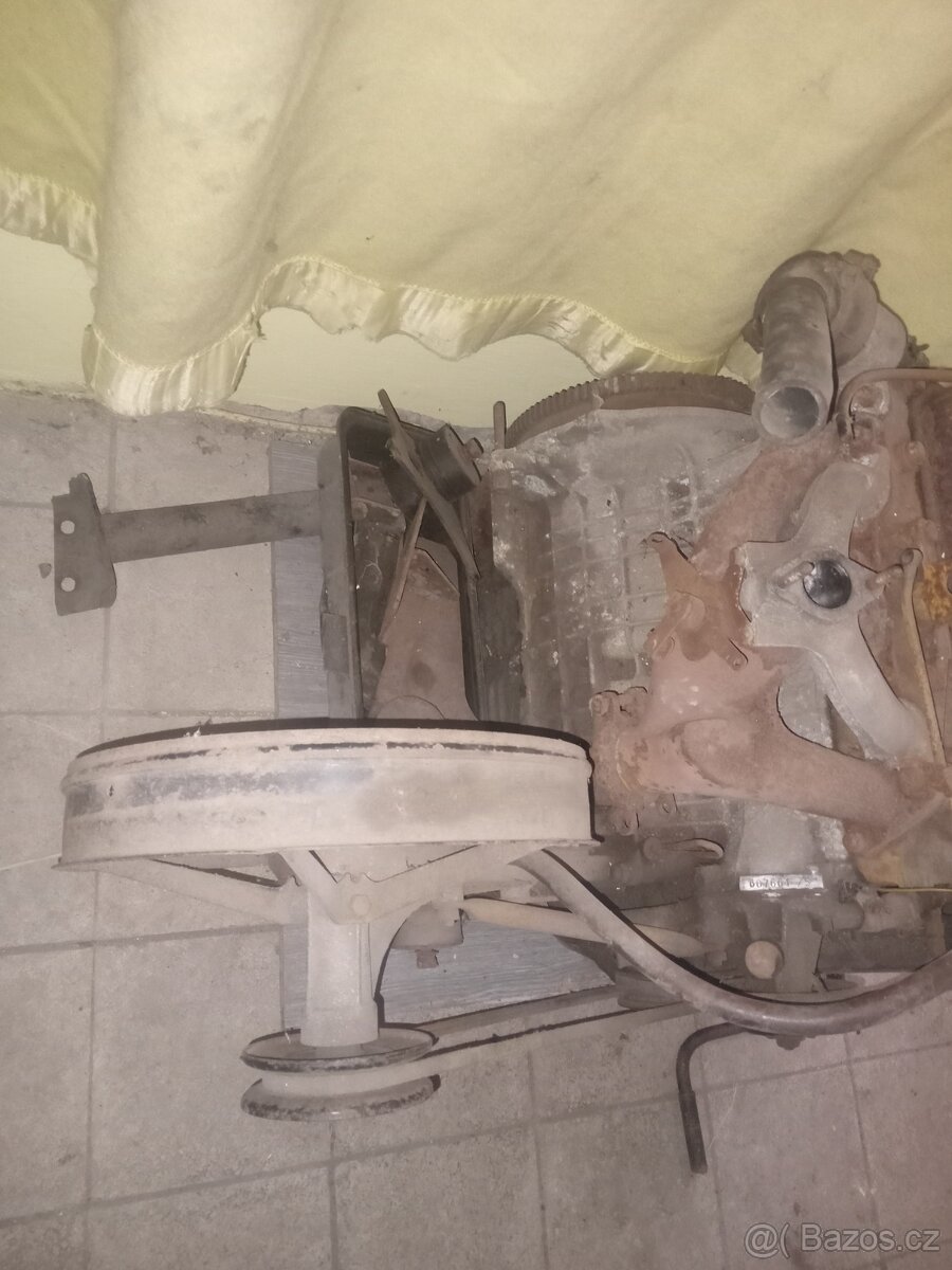 Dva motory skoda110L - 4