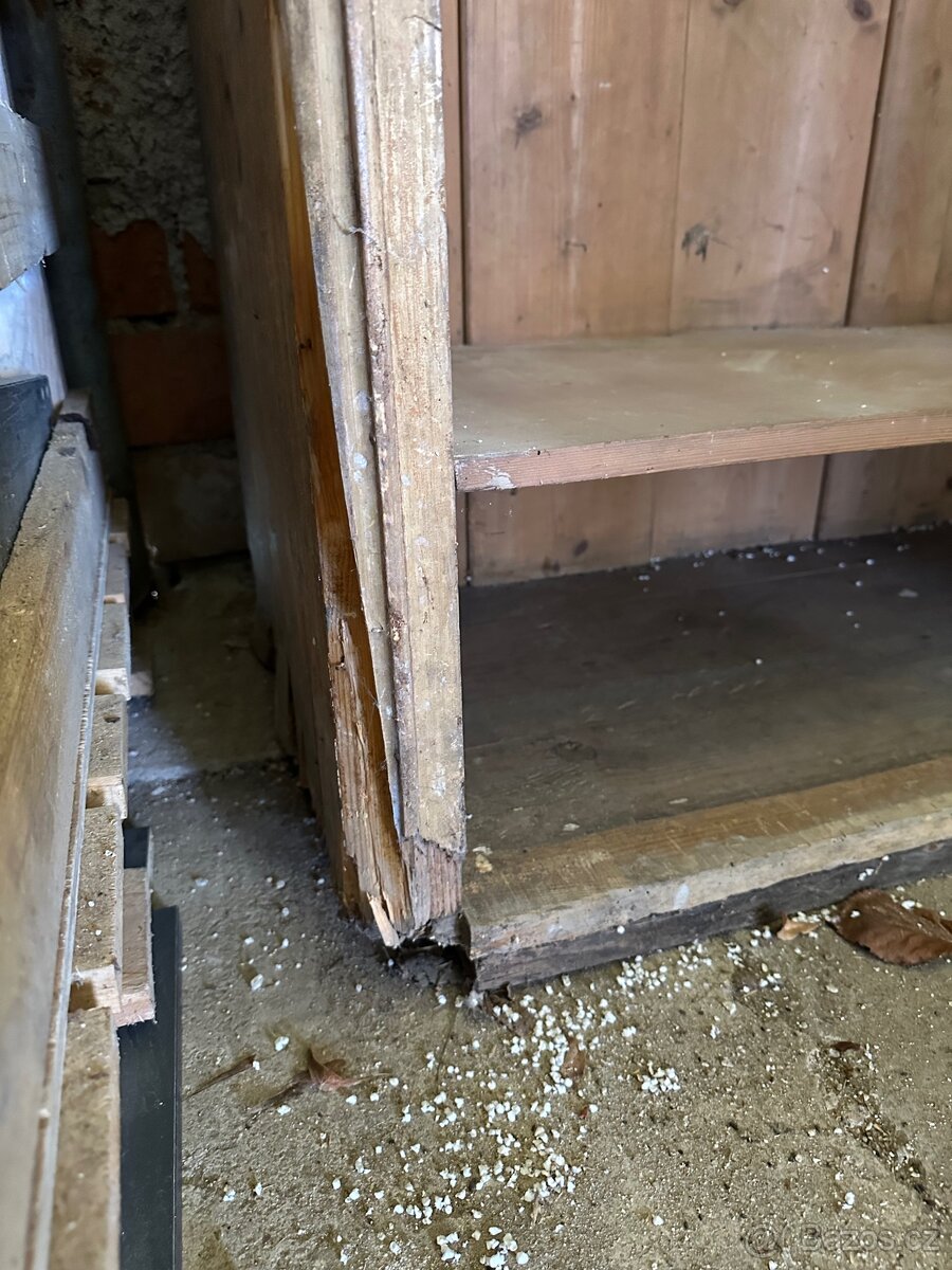 Starožitná skříň - 4