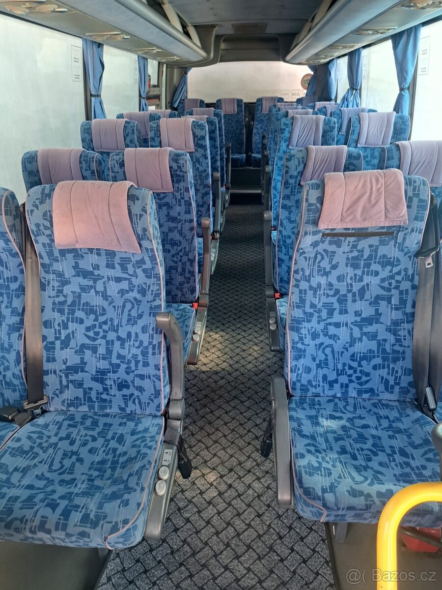 Zájezdový autobus Isuzu - 4