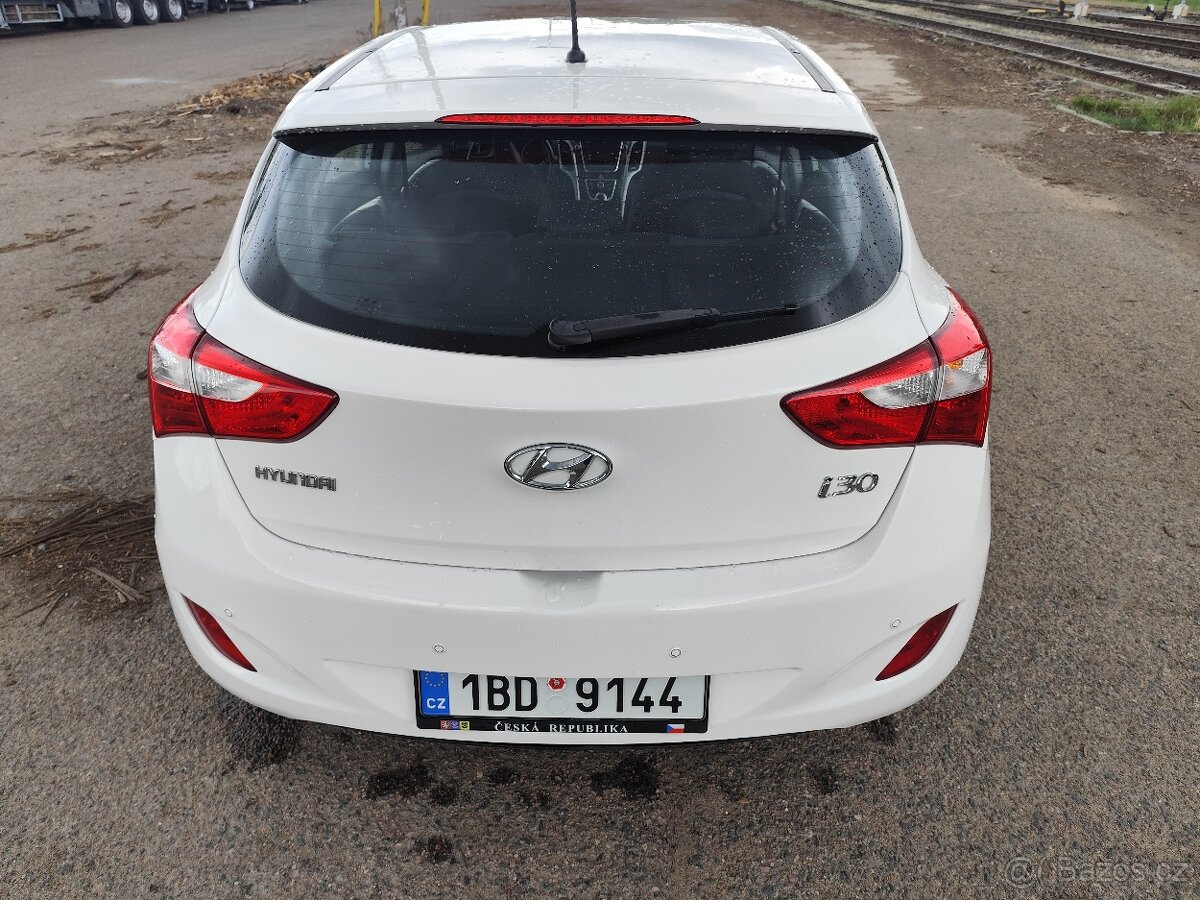 Hyundai i30 1.4i - 4