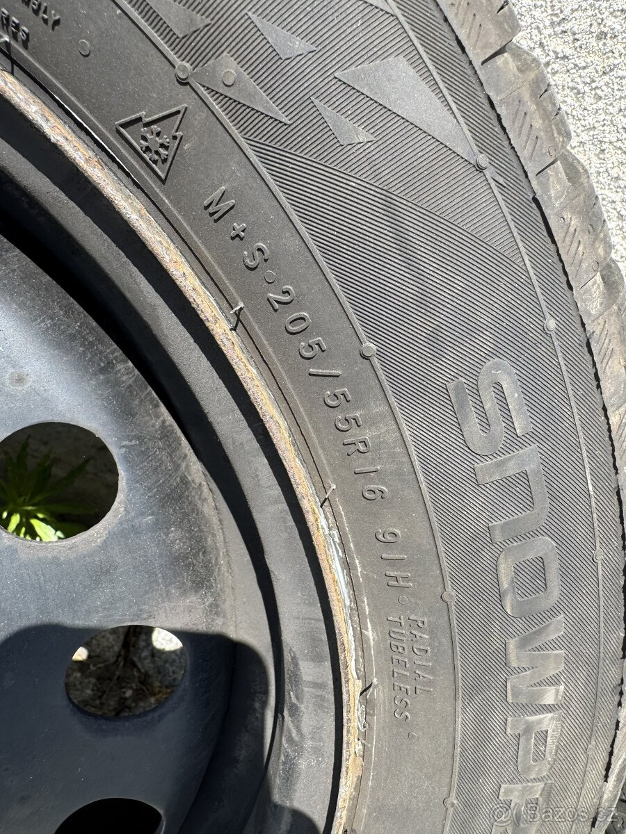 Pnemautiky Nokian Snowproof 2 - 205/55/R16 - 4