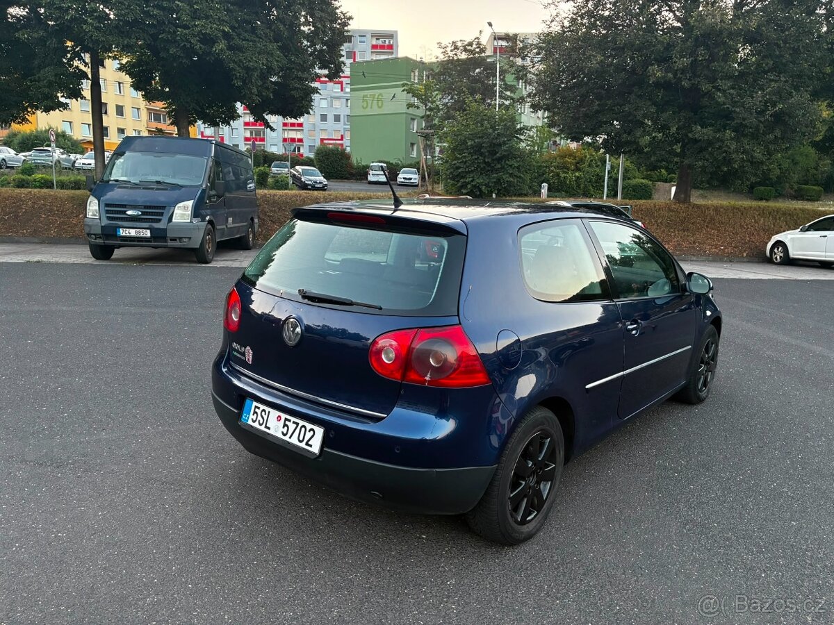 Volkswagen Golf 5 - 4
