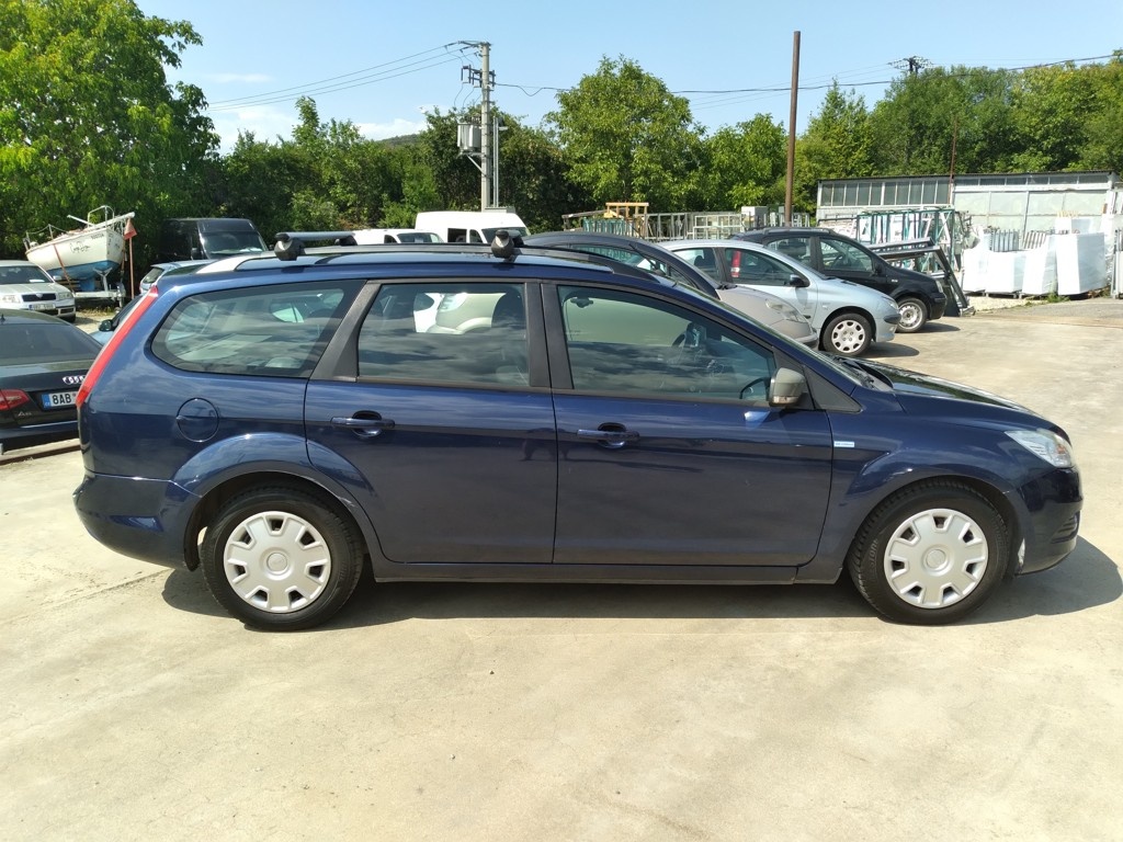 FORD FOCUS COMBI 1.6 16V 1.VLASTNÍK, ČR, KLIMA - 4