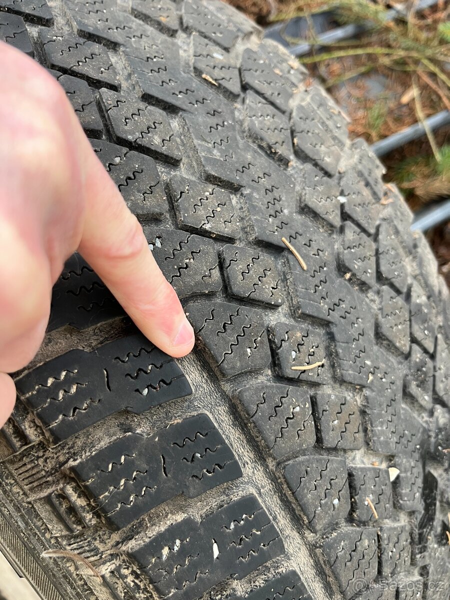 Pneu Land cruiser 275/70 R16 - 4