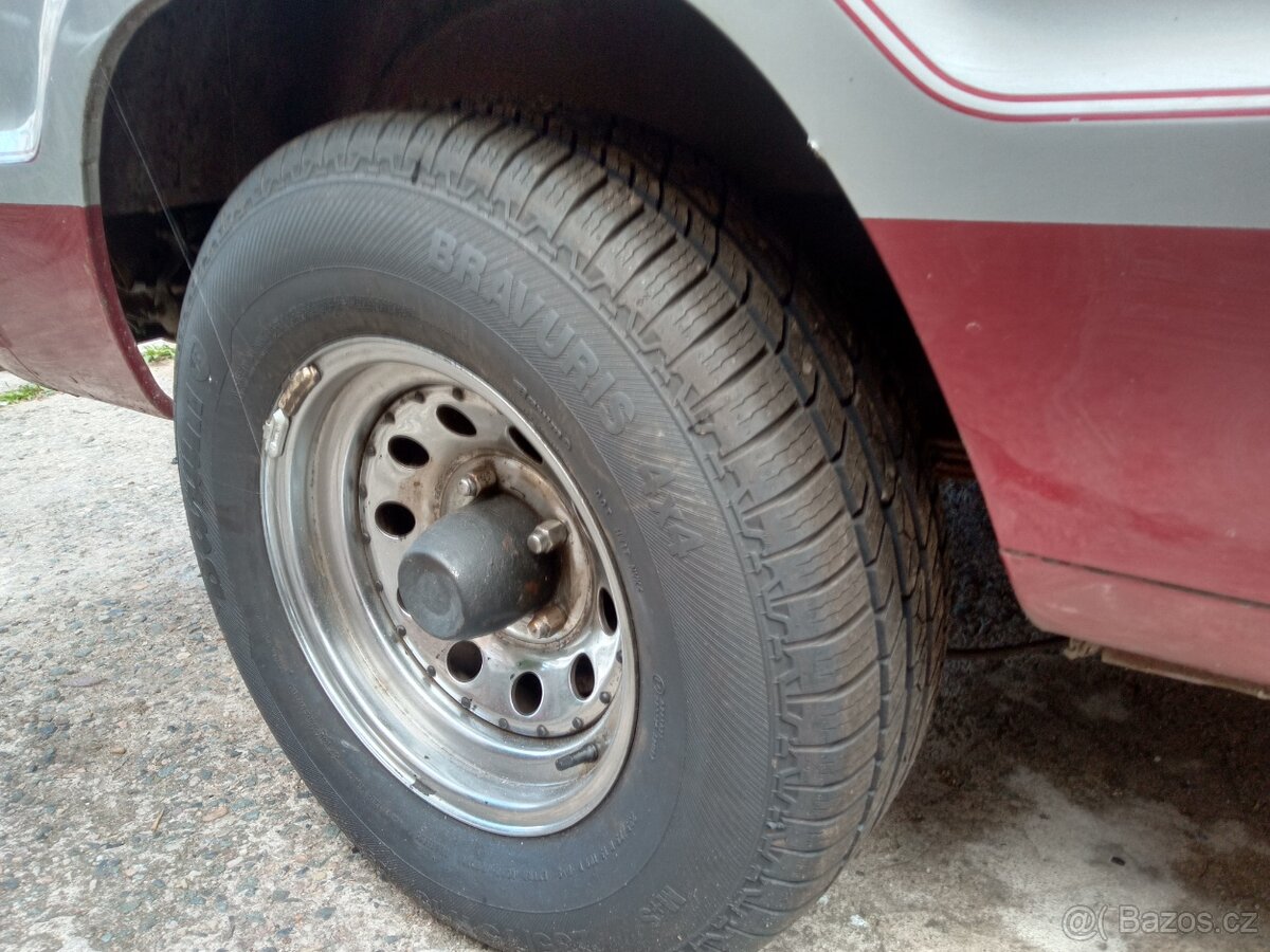 Prodám Dodge RAM van r1987 5.2V8 - 4