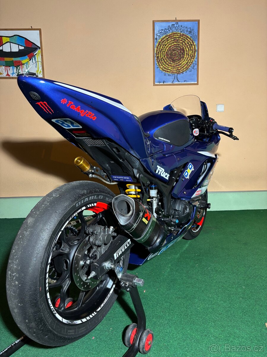 Yamaha YZF-R3 - 4