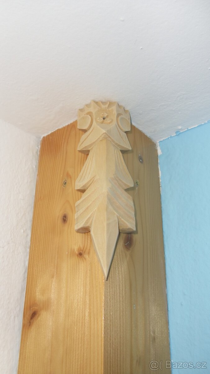 Ručně vyřezávané rohové řezby z lipového dřeva - 4